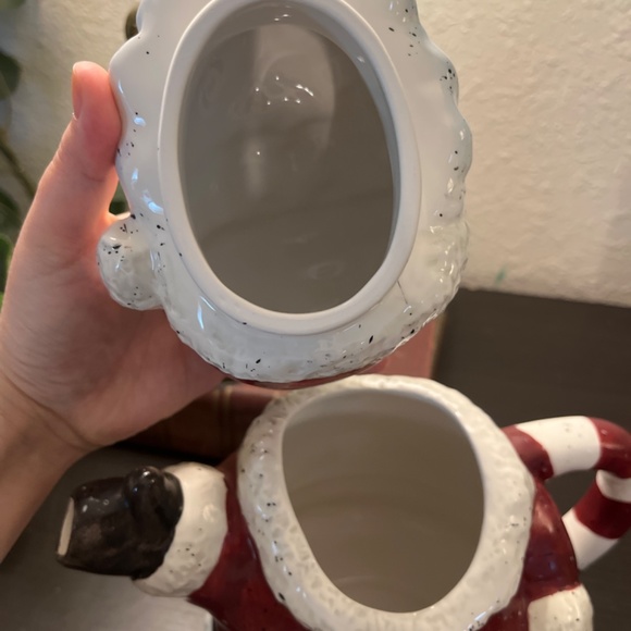 🎅🏻 2001 Julie Ueland ceramic Santa teapot. Manufacture by Enesco - Picture 4 of 6